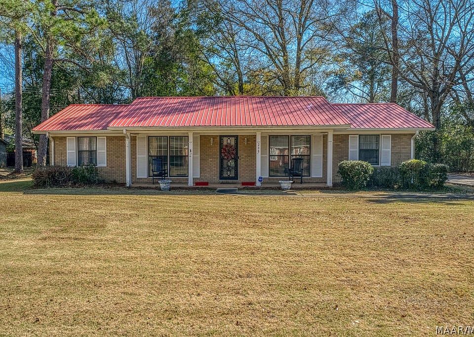 1st image of 208 Crestwood Dr