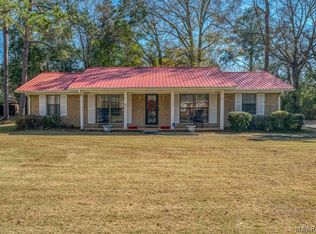 208 Crestwood Dr, Selma, AL 36701