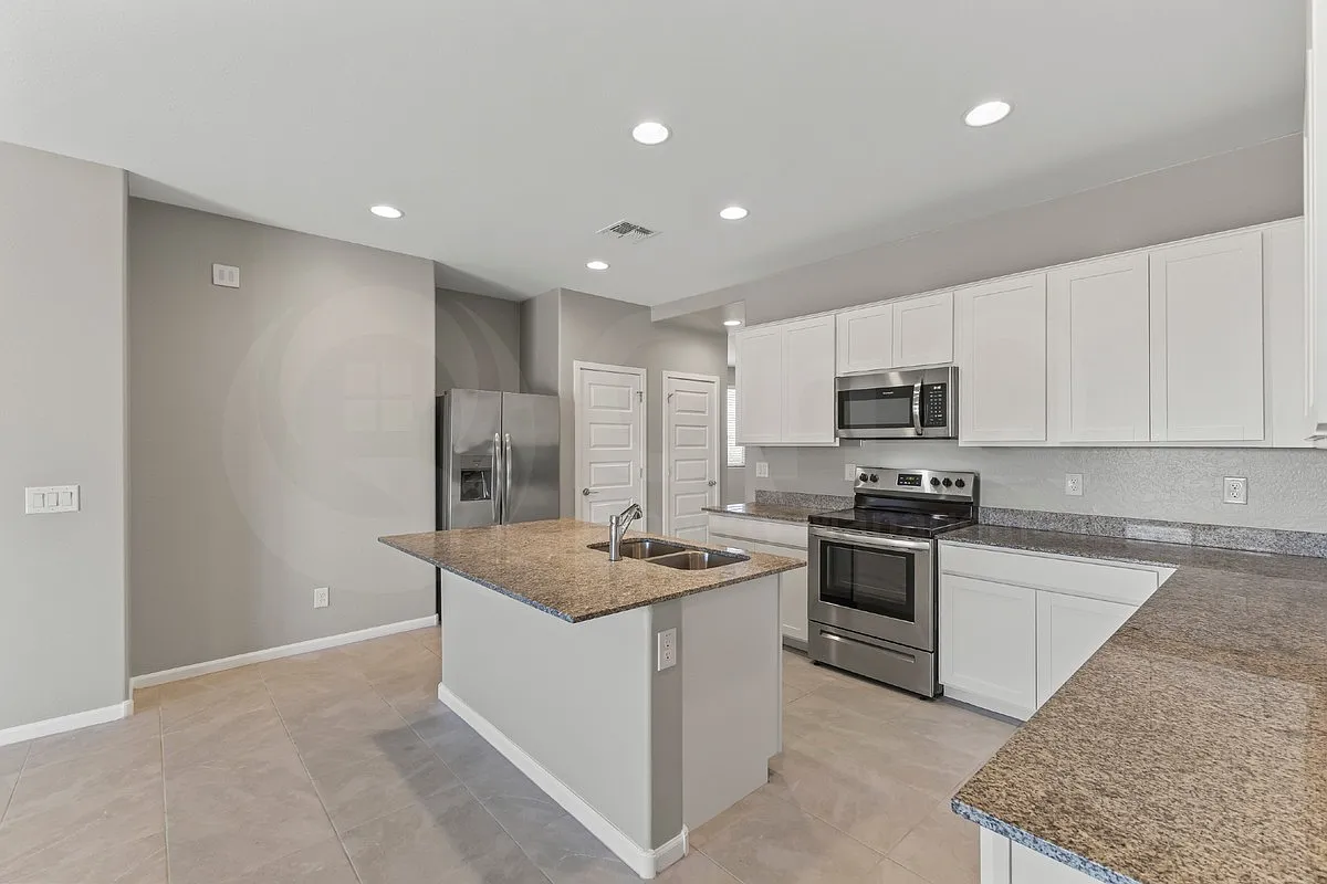 3 bed, 2.0 bath, 1594 sqft, $1,699 — Photo 4