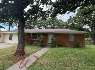 889 N Charlotte Ave, Stephenville, TX 76401