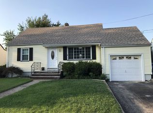 26 Middle Hill Rd, Colonia, NJ 07067