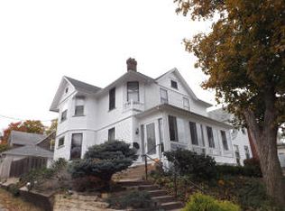 312 Locust St, Muscatine, IA 52761