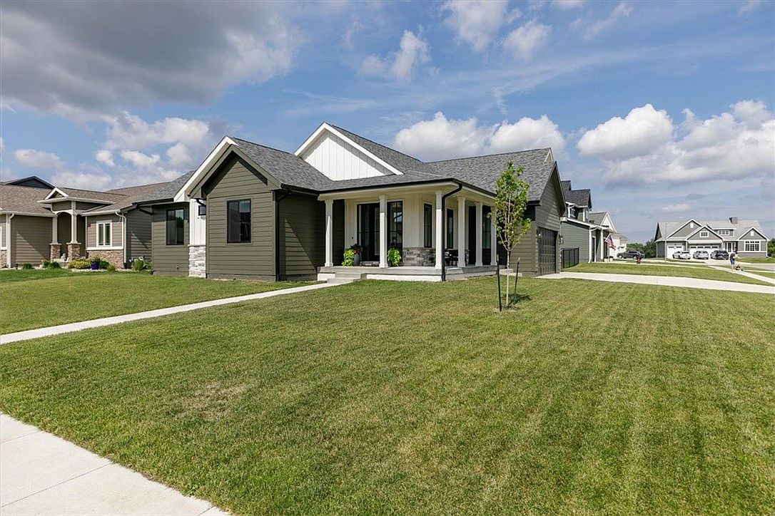 1490 S 33rd St, West Des Moines, IA 50265 MLS 678130 Zillow