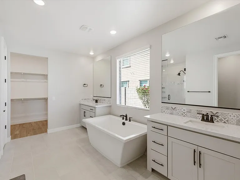 2225 N 140th Dr — Photo 22