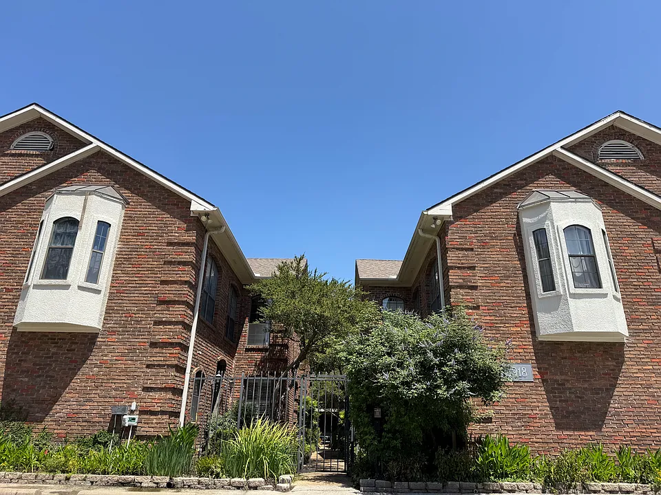 3918 Holland Ave #208