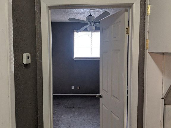 5th image of 1105 Meadow Park Dr