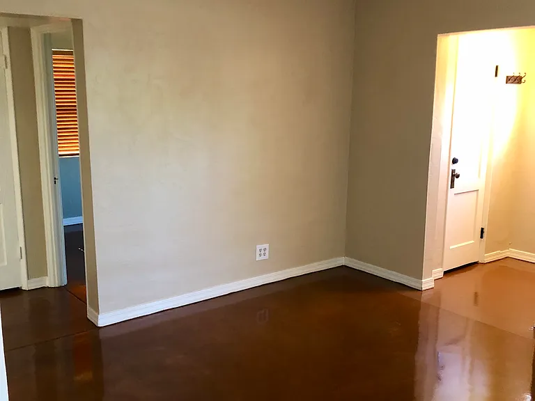 Entry, front closet to the right. View in room is the King size room.
