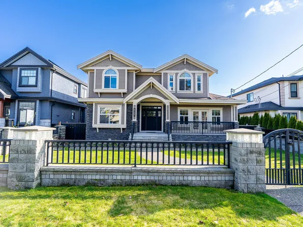 8588 Armstrong Ave, Burnaby, BC V3N 2H3