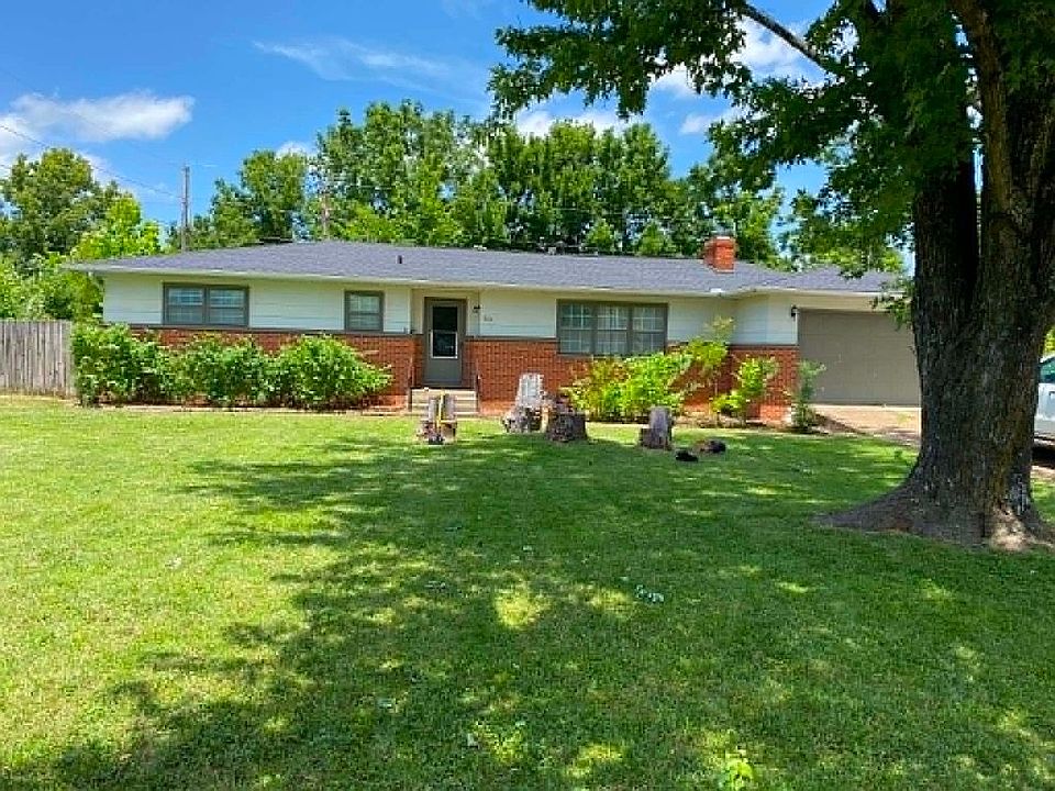 1st image of 221 Springwood Dr