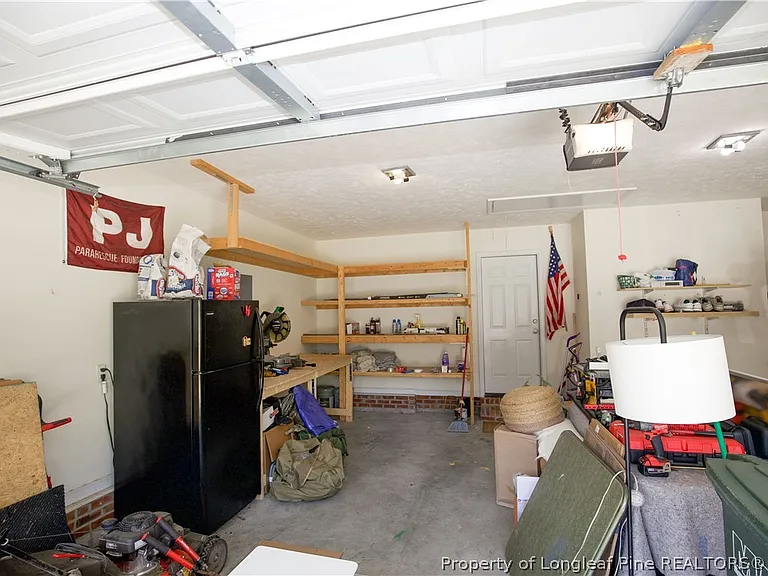 112 Raymond St — Photo 40