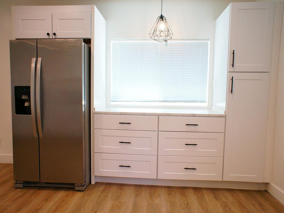 Plenty of storage with buffet counter