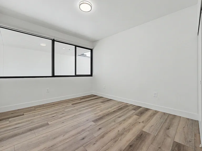 1737 Chalmers St #105E — Photo 13