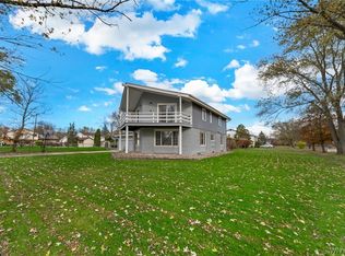 49 Morningside Dr, Grand Island, NY 14072