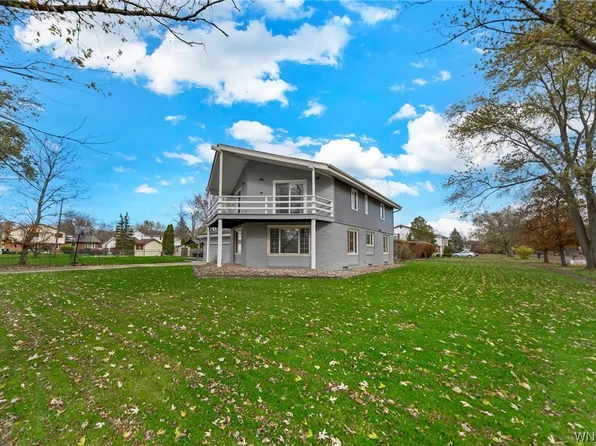 49 Morningside Dr, Grand Island, NY 14072