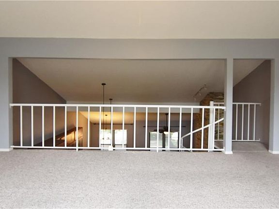 4th image of 4104 Wycliff Ave #103