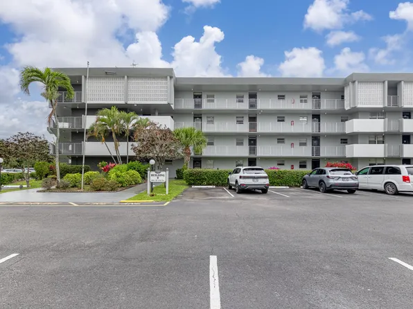 2861 NW 47th Terrace #305b, Lauderdale Lakes, FL 33313