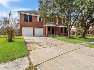 16042 Cedar Gully Dr, Friendswood, TX 77546
