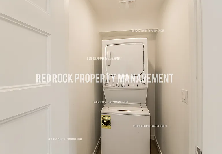 1122 N Davis Ln — Photo 7