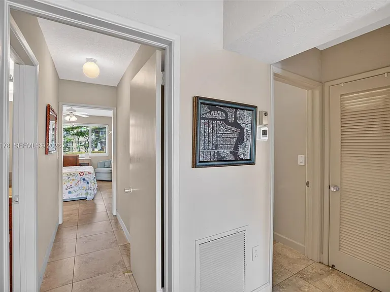180 Isle Of Venice Dr #121 — Photo 24