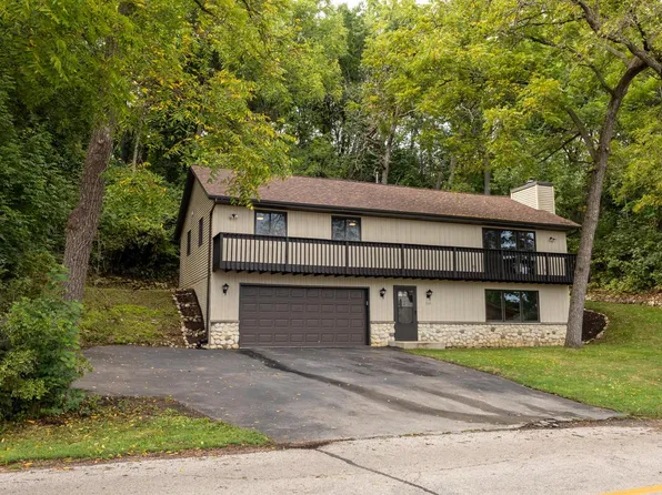142 Riverside DRIVE, Waterford, WI 53185