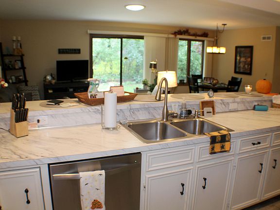 4th image of 838 Brook Village Ct