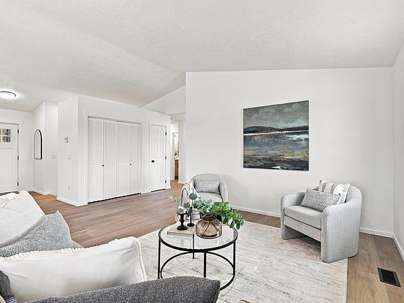 2nd image of 34911 N Arlington Rd