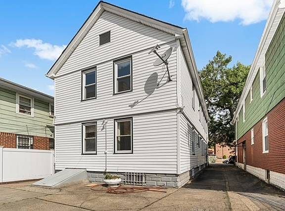 5th image of 15914 43rd Ave