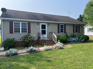 318 Tom Williams Dr, Tappahannock, VA 22560