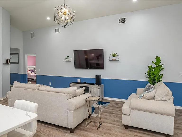501 Interlock St — Photo 15