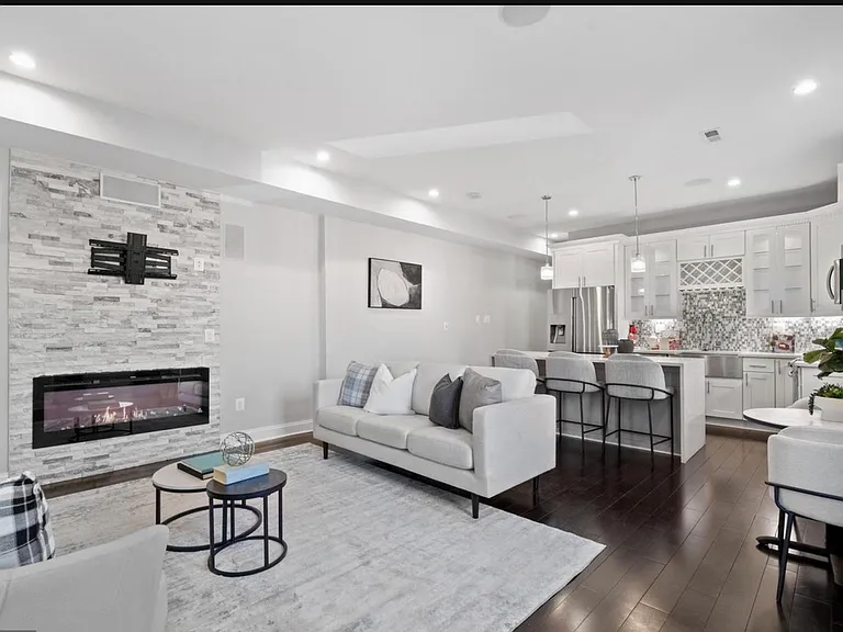 1501 1st St NW #1 — Photo 1