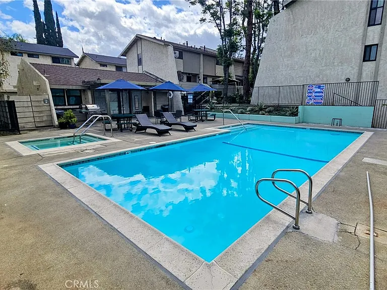 1139 W Badillo St — Photo 20