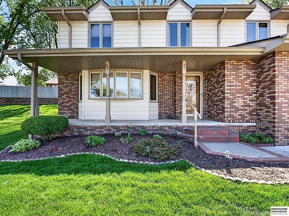 2nd image of 13125 Normandy Cir