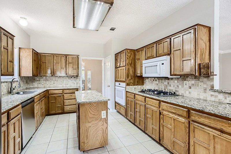 7010 Graham Dr, Rowlett, TX 75089 Zillow