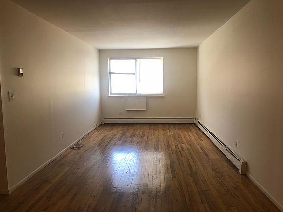 2nd image of 1428 Doris St