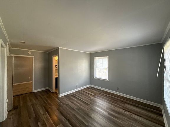 3rd image of 3115 Seymour Dr