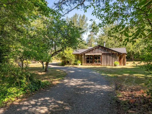 2496 Back Rd, Courtenay, BC V9N 9G8