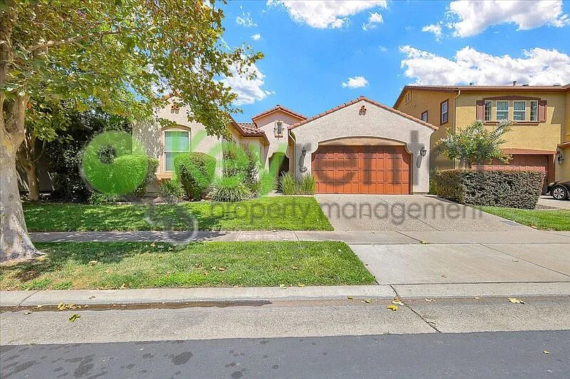 3 bed, 2.0 bath, 1866 sqft, $3,100 — Photo 1