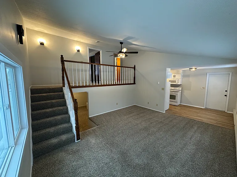 770 Woodside Ave — Photo 3