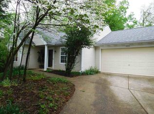2211 S Laurelwood Cir, Bloomington, IN 47401