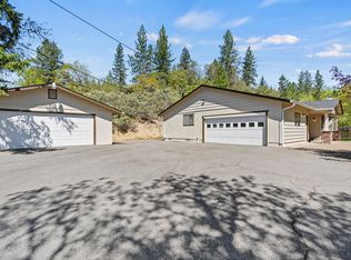 3306 Campus View Dr, Grants Pass, OR 97527
