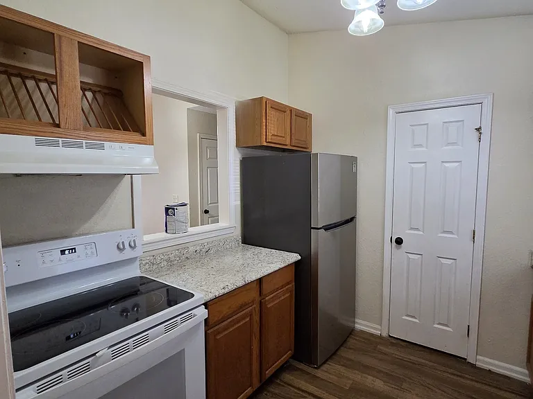 403 S Ashley St — Photo 10