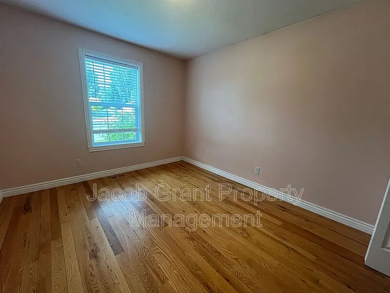 460 Lacosta Dr — Photo 12