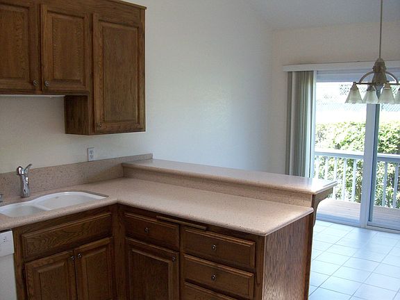 4th image of 412 Oyster Dr
