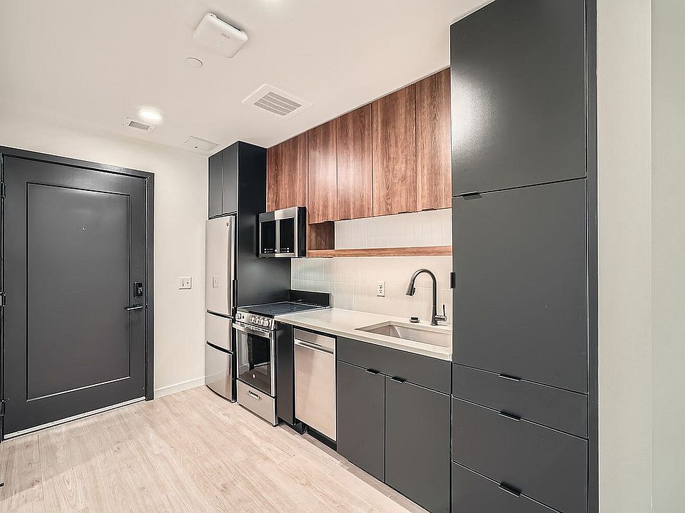 2059 19th St - Web Quality - 004 - 13 Studio 3 730