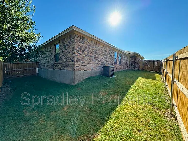 1651 Sabine Rd — Photo 10