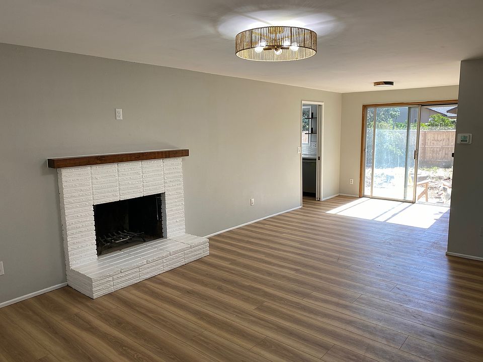 1st image of 268 SE 15th St