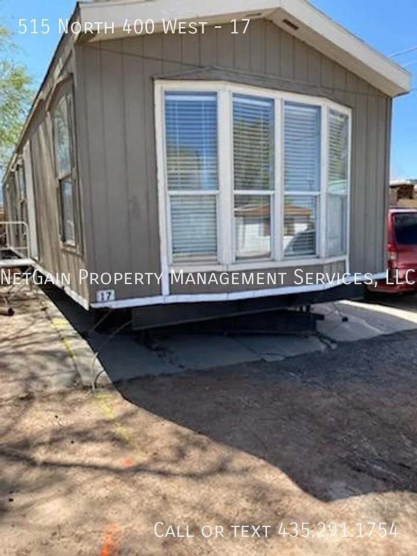 Pet Friendly 2 bedroom Mobile Home — Photo 1