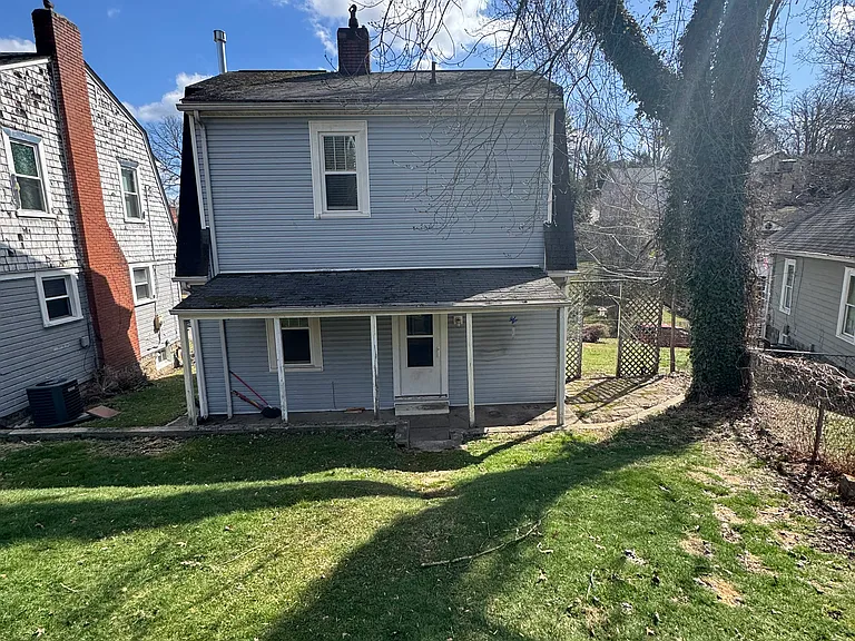 1121 Hickory Rd — Photo 10