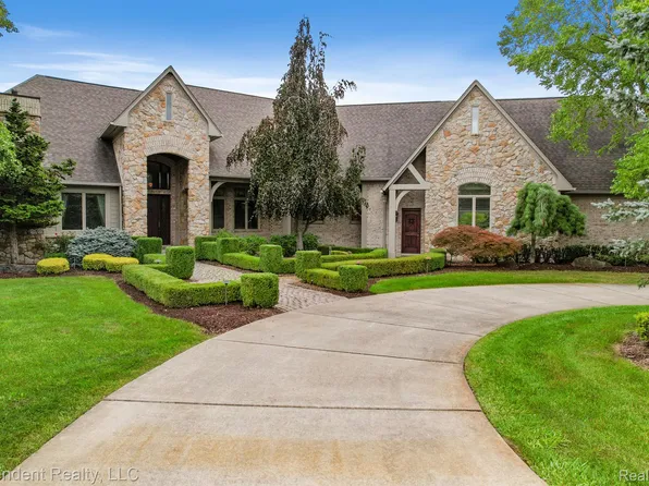 78642 Harvest Ln, Romeo, MI 48065