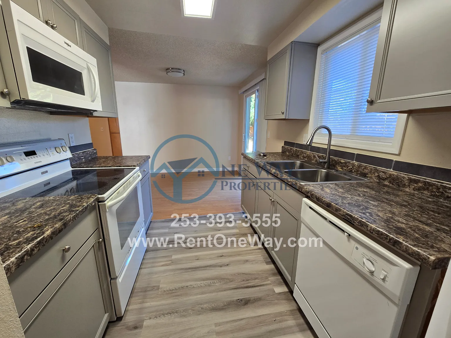 3 bed, 1184 sqft, $2,395 — Photo 4